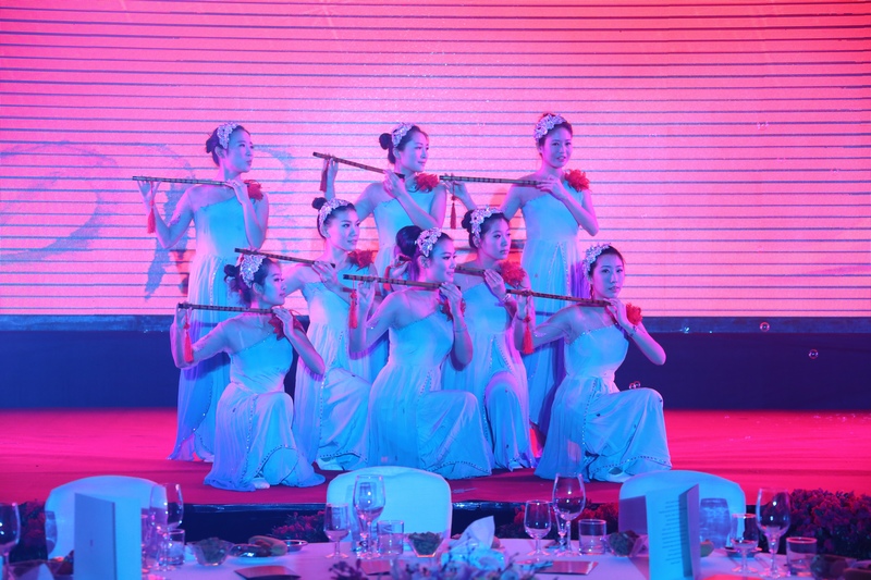 集團(tuán)2012年度頒獎(jiǎng)典禮暨新春聯(lián)歡會(huì)